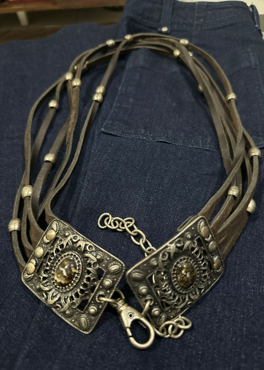 Cinturón de Cuero con Hebilla