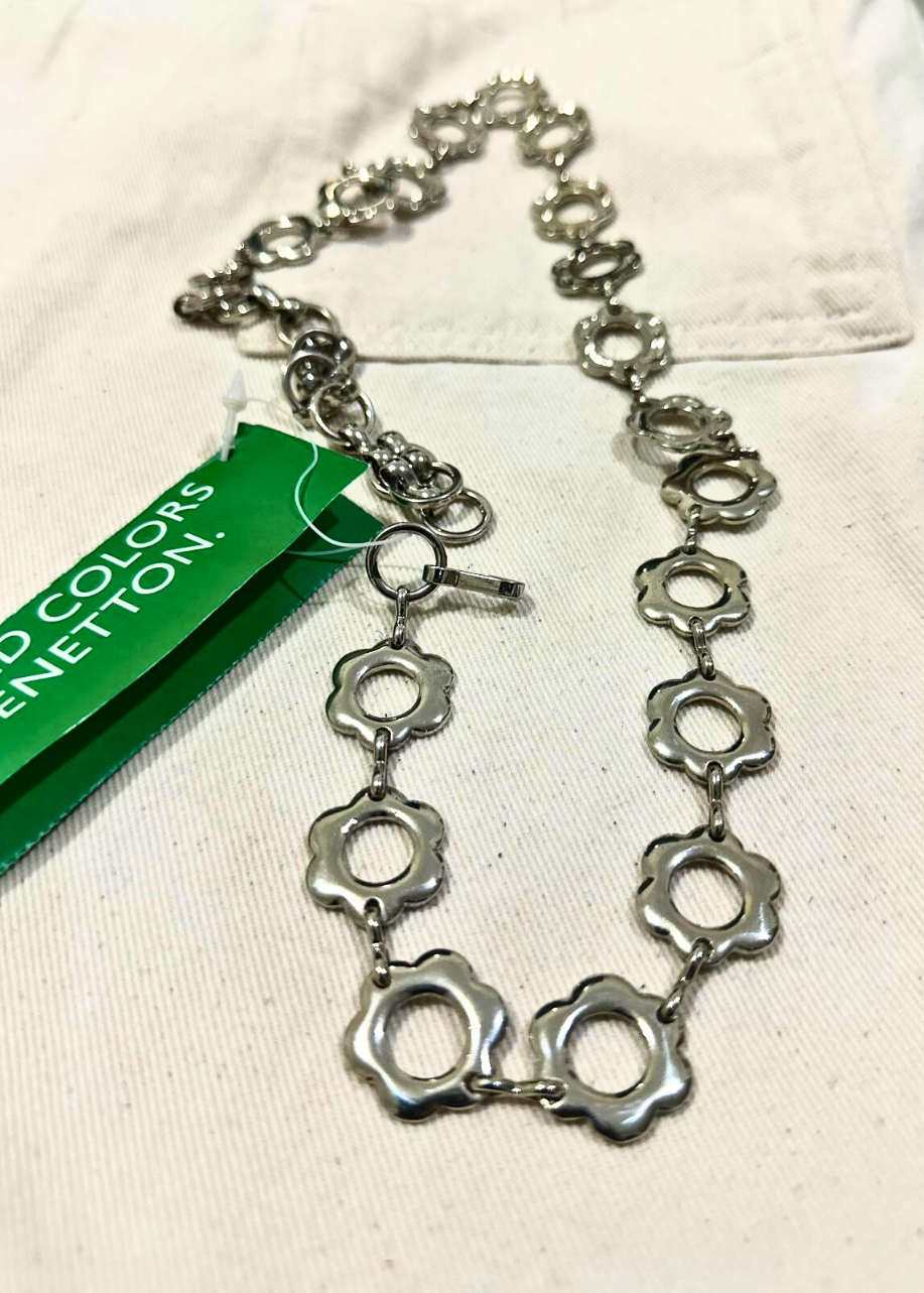 Cadena Plateada con Eslabones